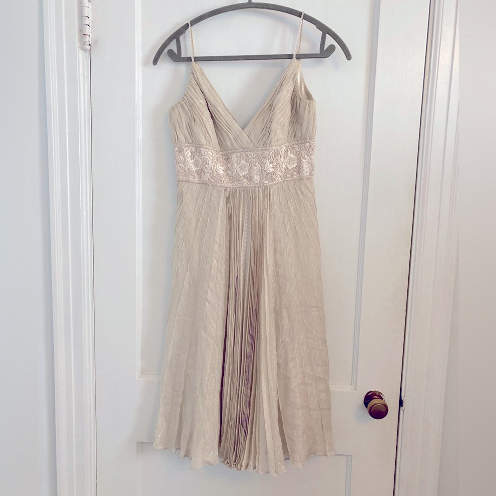 Carmen Marc‎ Valvo Silk Metallic Pleated Midi Dress Cream Gold Size 4